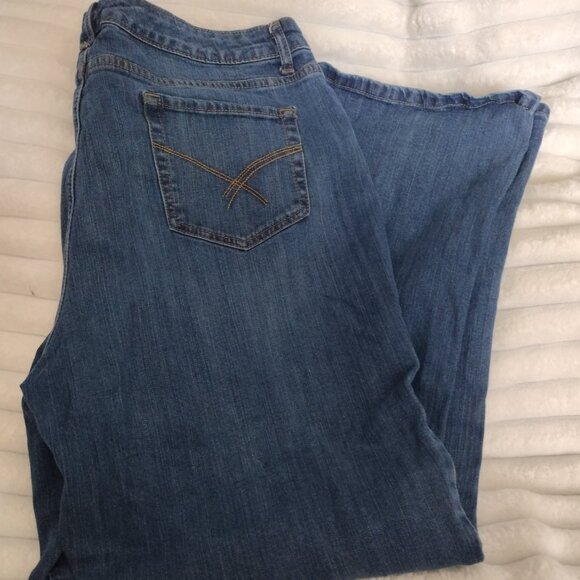 Sonoma Life + Style Women’s 16 Short Bootcut Jeans Medium Wash Stretch Denim - Picture 9 of 12